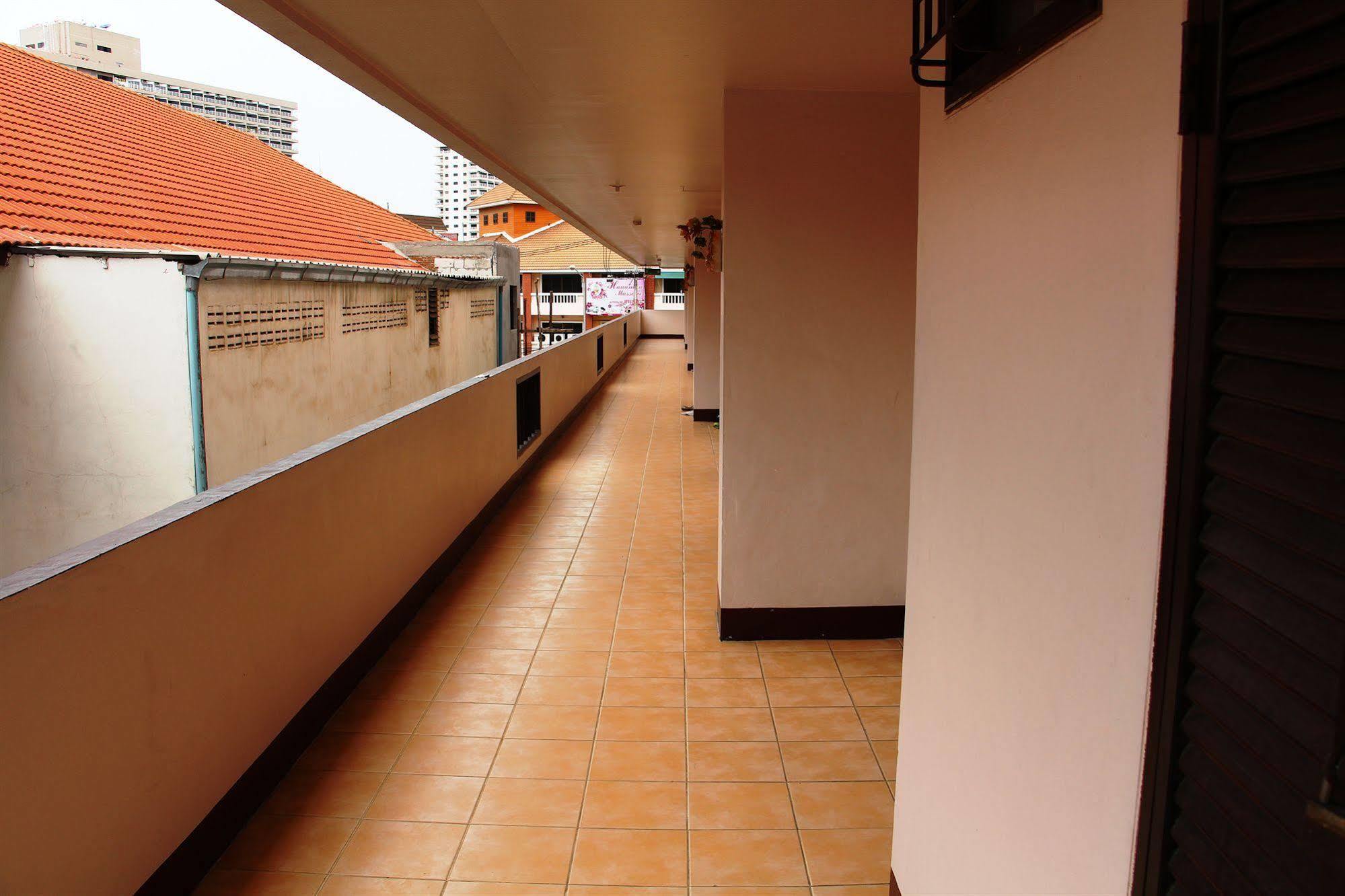 Jomtien Good Luck Apartment Exterior foto